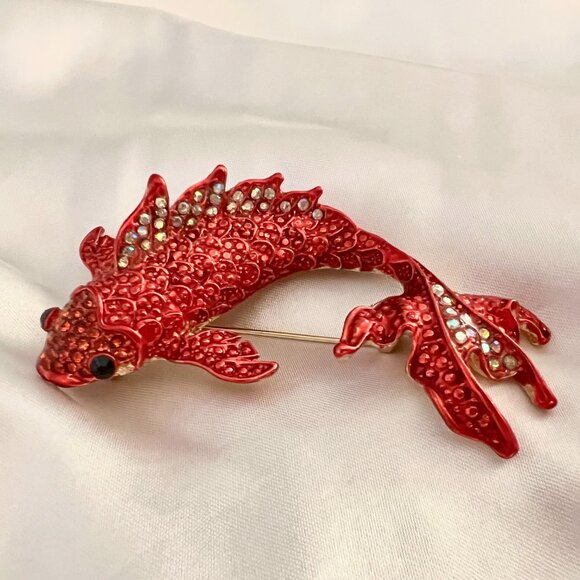 🧷Vintage Goldfish/Koi/Fish Brooch on Gold-Tone Metal - Rhinestone and CZ - Picture 1 of 4